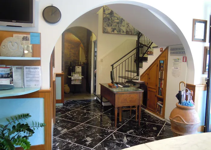 Riomaggiore hotels near Church of San Lorenzo