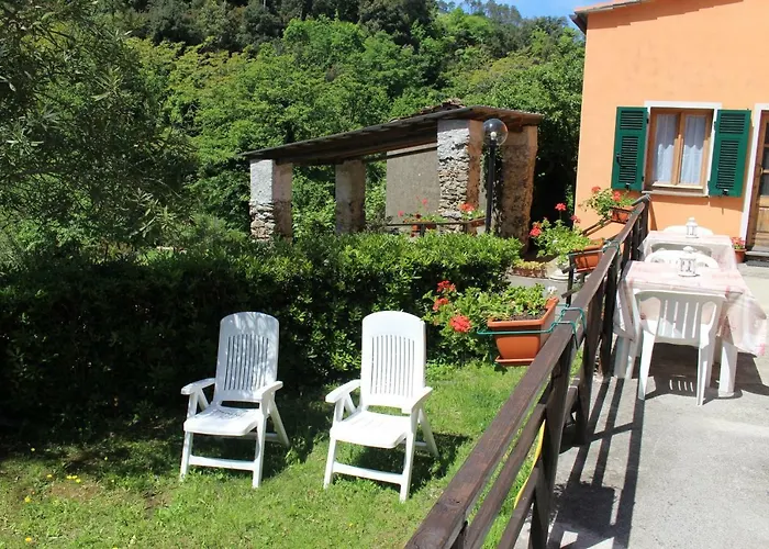 Levanto hotels near Saint Andrew's Church